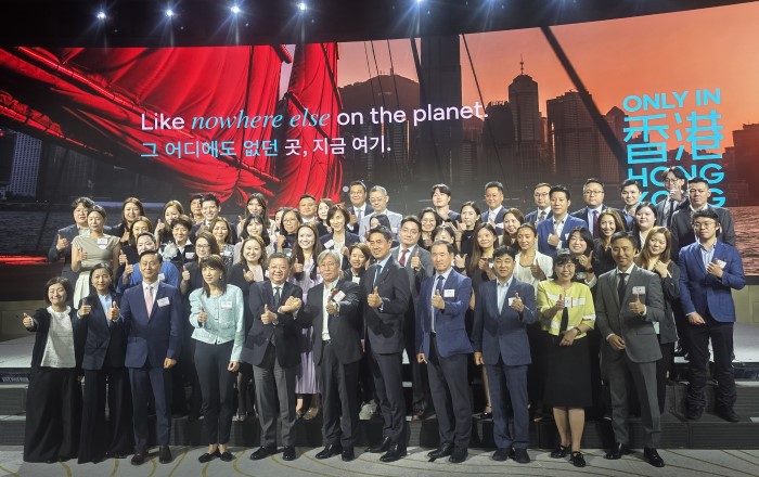 에디터 사진